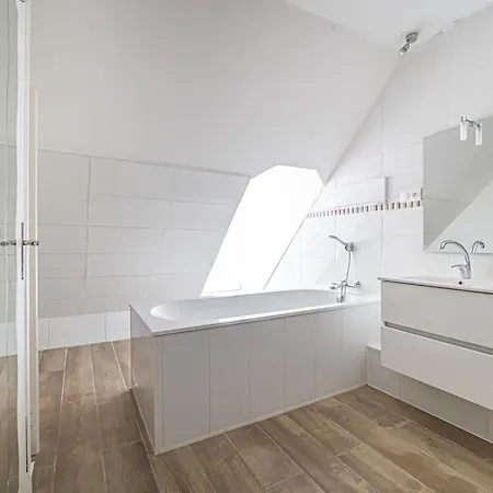 Maison D'exception Sur La Ligne Droite Des Hunaudieres Nyaraló Ruaudin