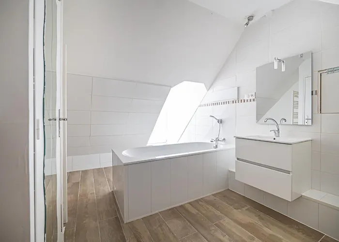 Maison D'exception Sur La Ligne Droite Des Hunaudières Hébergement de vacances Ruaudin